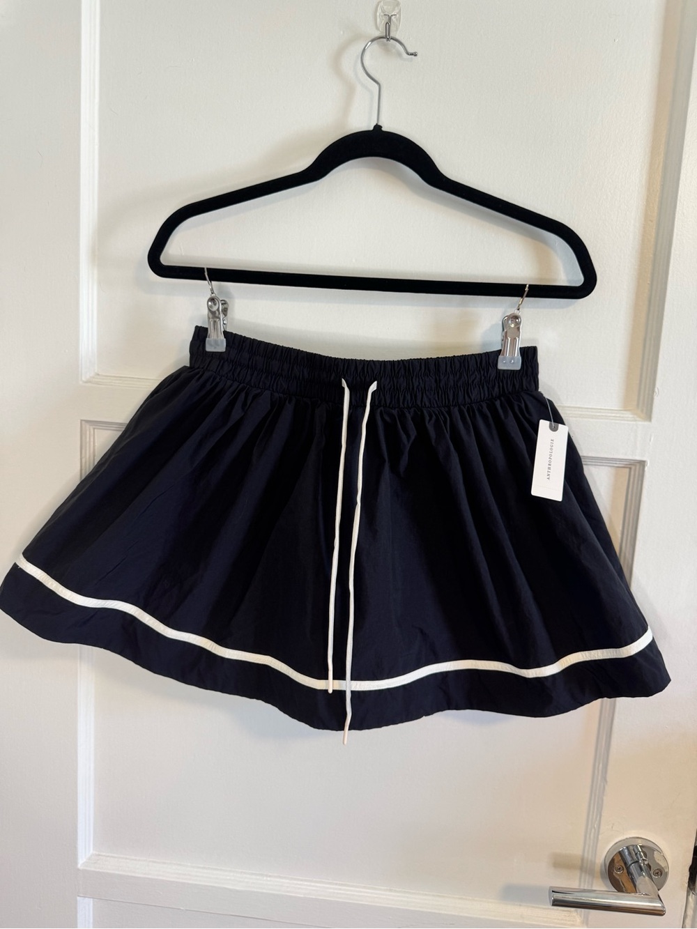 NWT Anthropologie Black & White Piped Athletic Mini Skort Size Small